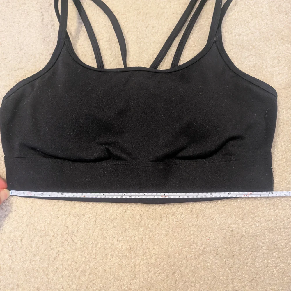 Women's Medium LIKE NEW All In Motion Black Strappy Sports Bra - Picture 2 of 7